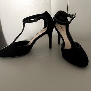 JustFab Mary Jane black heels